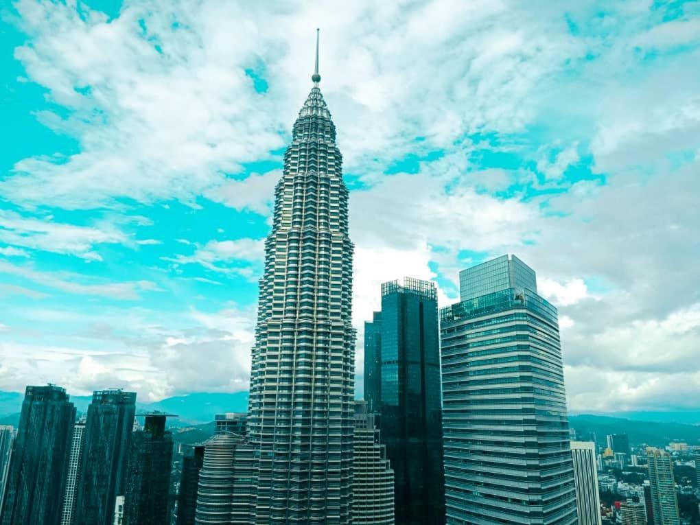 Sky Klcc At Kl Pangsapuri *